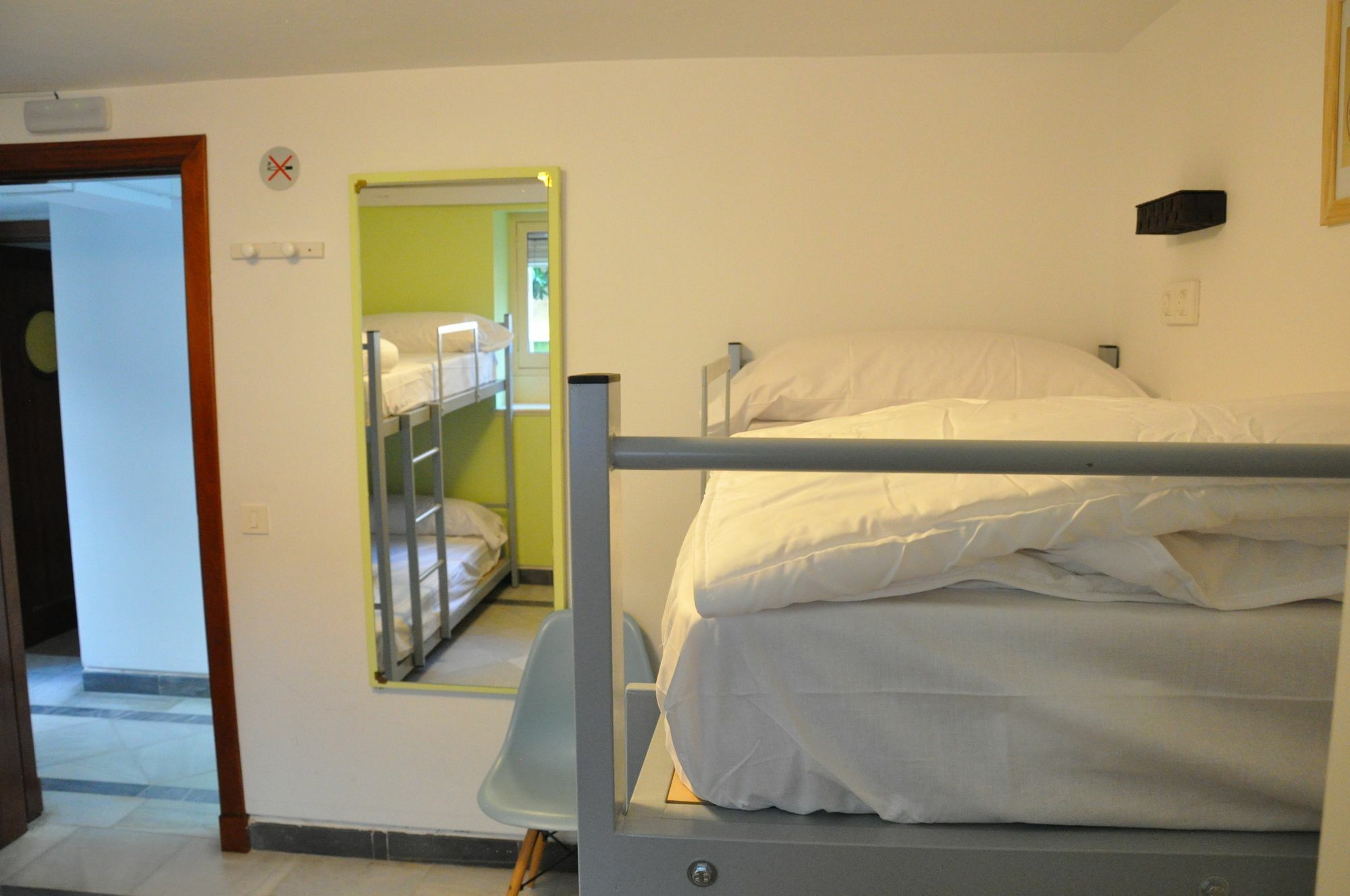 Lemon Garden Hostel Sevilla エクステリア 写真