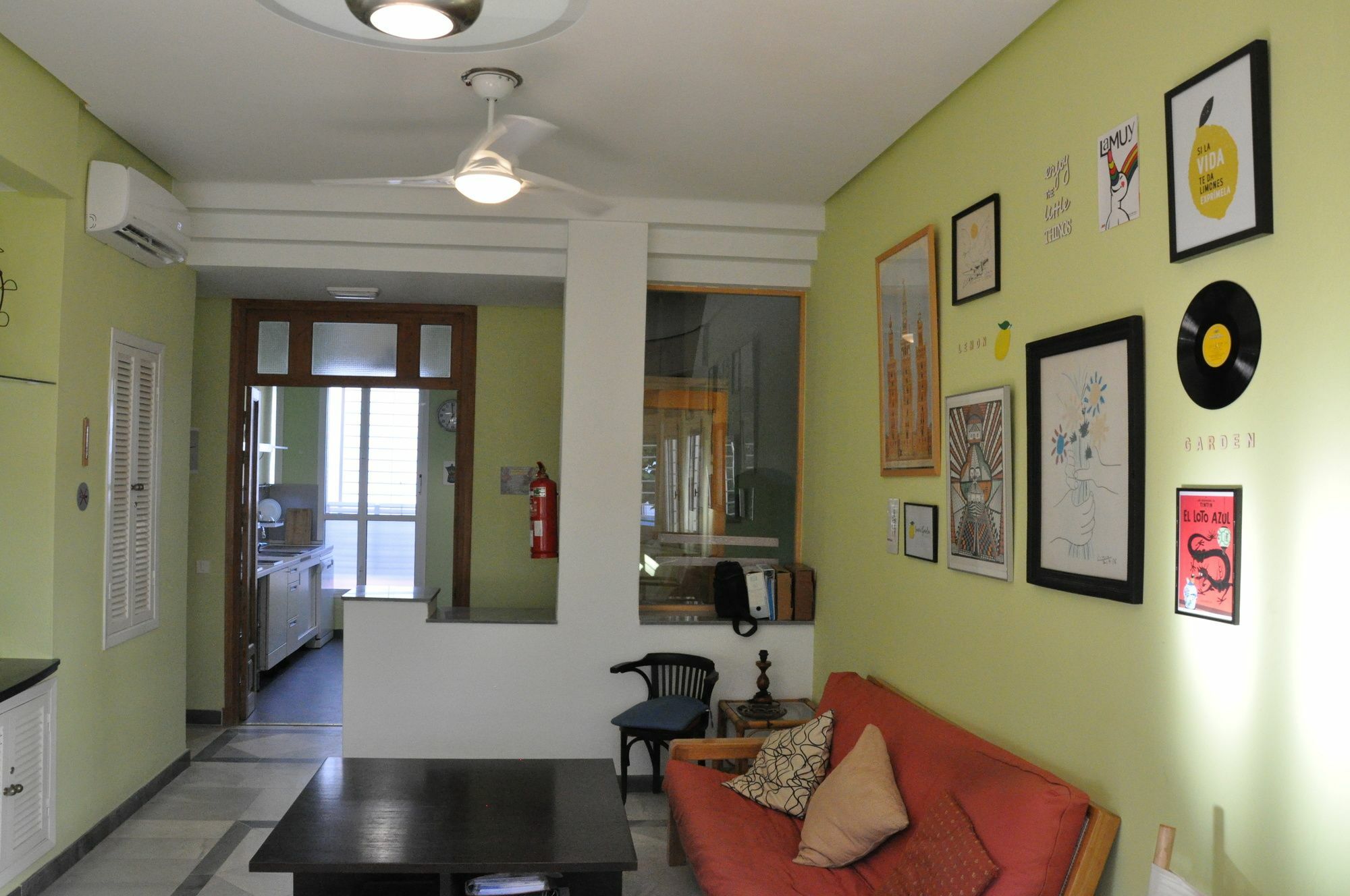 Lemon Garden Hostel Sevilla エクステリア 写真