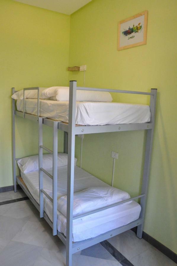 Lemon Garden Hostel Sevilla エクステリア 写真